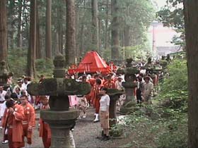 吉田の火祭り・すすき祭り（日本三奇祭）