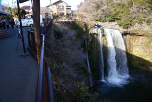 音止めの滝