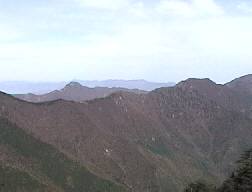 鬼ヶ岳付近から釈迦ヶ岳を