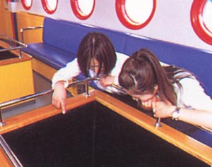 本栖湖遊覧船　もぐらん！