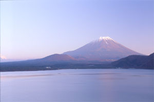 本栖湖から富士山