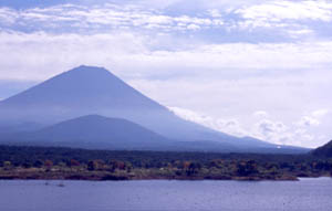 精進湖から富士山