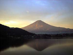 河口湖逆さ富士ライブカメラ