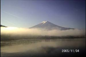 富士山ライブカメラ1年間の記録（河口湖湖畔から）