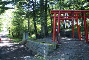 新屋山神社　富士山金運神社