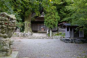 精進湖諏訪神社